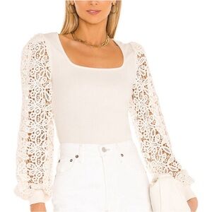 BCBMAXAZRIA Lace Sleeve Bodysuit in sea salt medium
